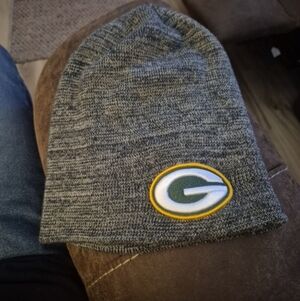 Green Bay Packers NFL Beanie EUC New Era Knit Beanie